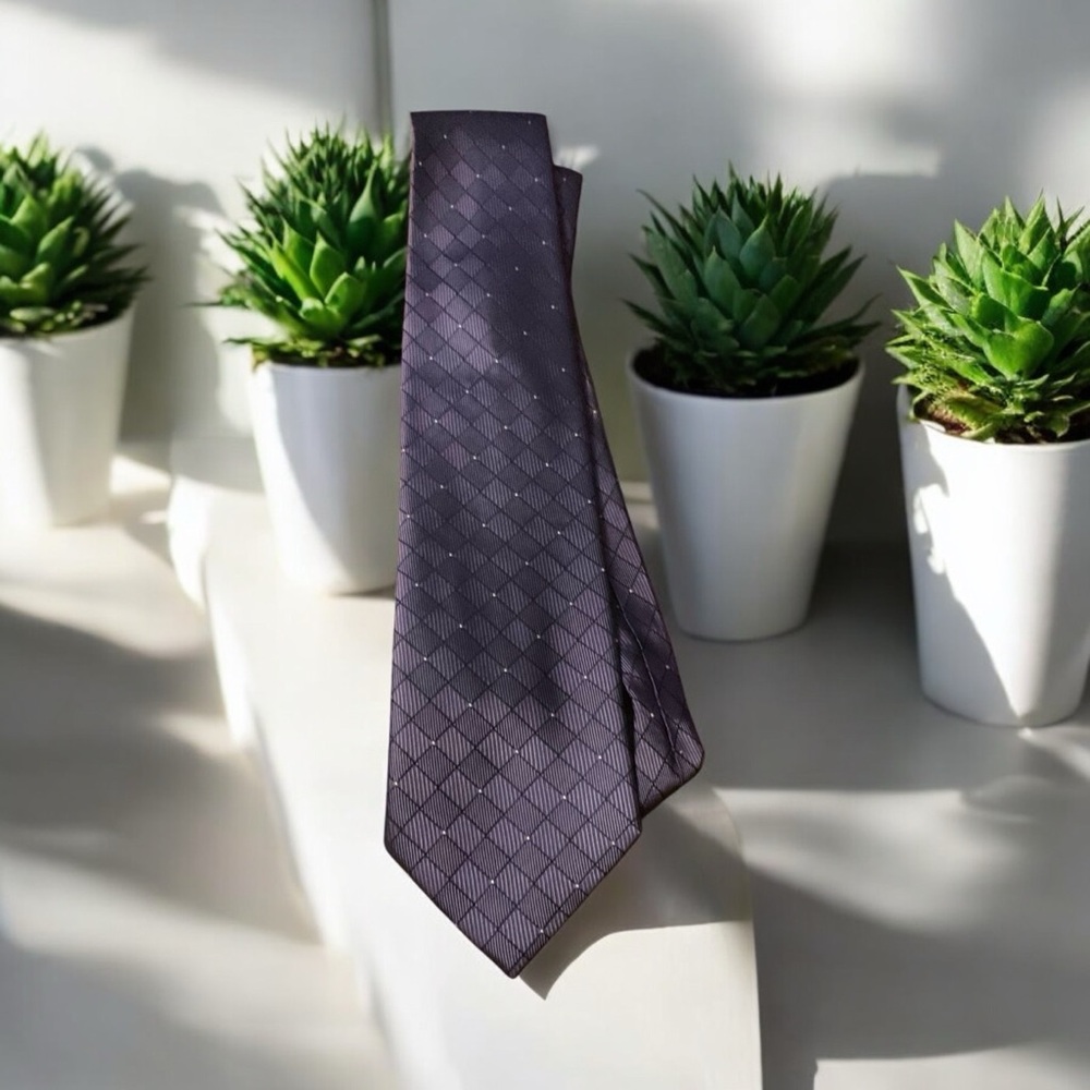 Elegant Black & Purple Patterned Men's Tie